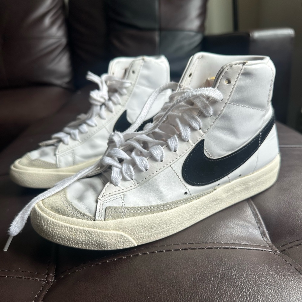 Nike Blazer Mid ‘77 Vintage White and Black High-Tops Sneakers - Women’s 7.5